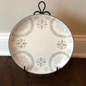 Baum Brothers 10.5” Phara Gray/White Floral Geometric Pattern Round Dinner Plate